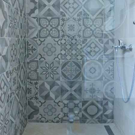 3 Flowers On Rokova St-5 Min To Old Town Apartamento