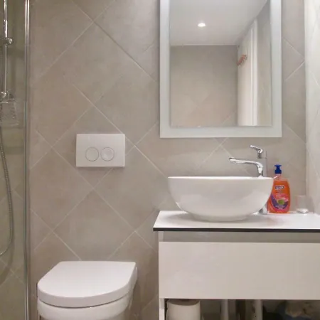 3 Flowers On Rokova St-5 Min To Old Town Apartamento Split