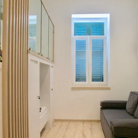 3 Flowers On Rokova St-5 Min To Old Town Apartamento *