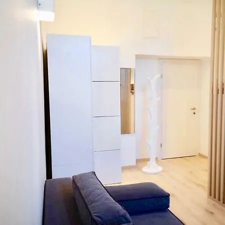 3 Flowers On Rokova St-5 Min To Old Town Apartamento