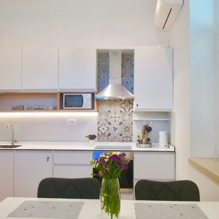 3 Flowers On Rokova St-5 Min To Old Town Apartamento