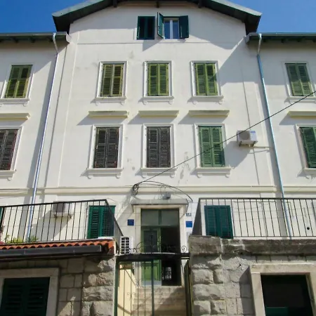 3 Flowers On Rokova St-5 Min To Old Town *