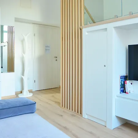 3 Flowers On Rokova St-5 Min To Old Town *