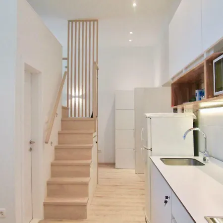 3 Flowers On Rokova St-5 Min To Old Town *