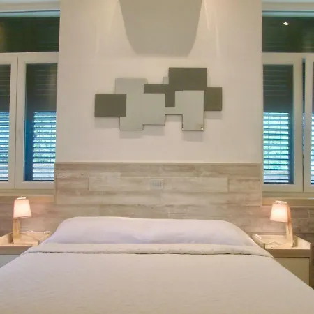 3 Flowers On Rokova St-5 Min To Old Town *